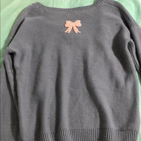 sweater - Picture 3 of 4